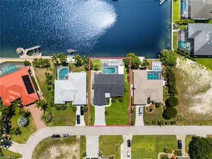 $789,000 | 3911 Southwest 25th Court, Cape Coral, FL 33914