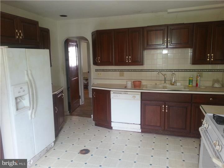 412 Hoover Road Ambler, PA 19002 - Photo 4 of 10 Kitchen