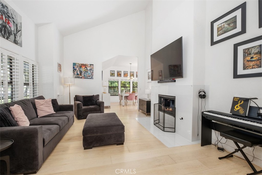 453 East Yale Loop Irvine, CA 92614 - Photo 4 of 27