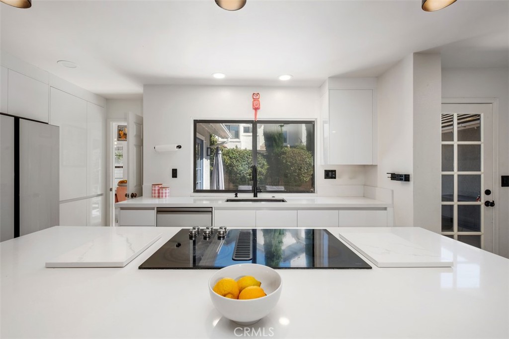 453 East Yale Loop Irvine, CA 92614 - Photo 7 of 27