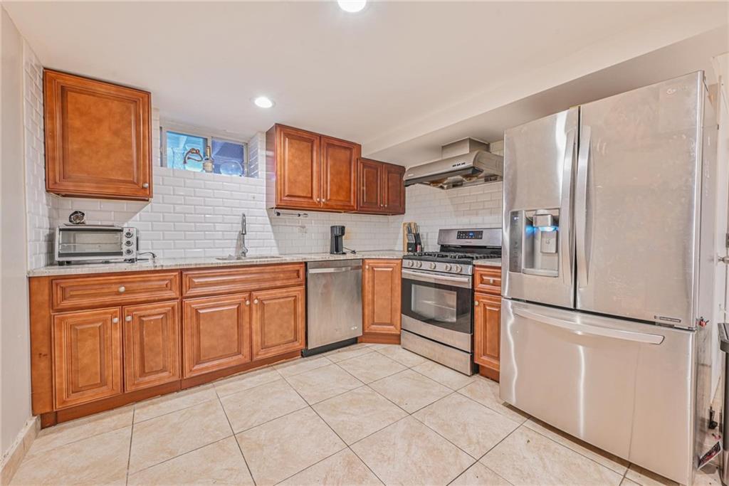 7029 Perry Terrace Brooklyn, NY 11209 - Photo 12 of 28