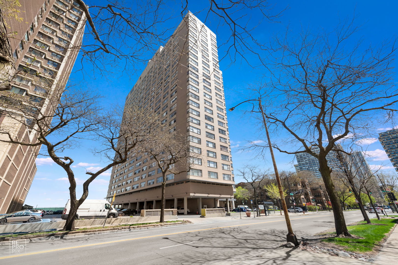 6301 North Sheridan Road, Unit 19O Chicago, IL 60660 - Photo 1 of 15