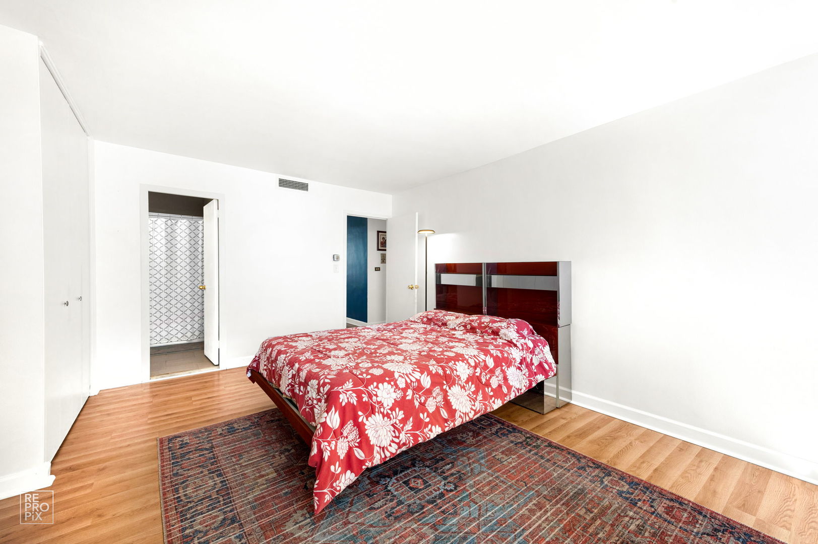 6301 North Sheridan Road, Unit 19O Chicago, IL 60660 - Photo 12 of 15