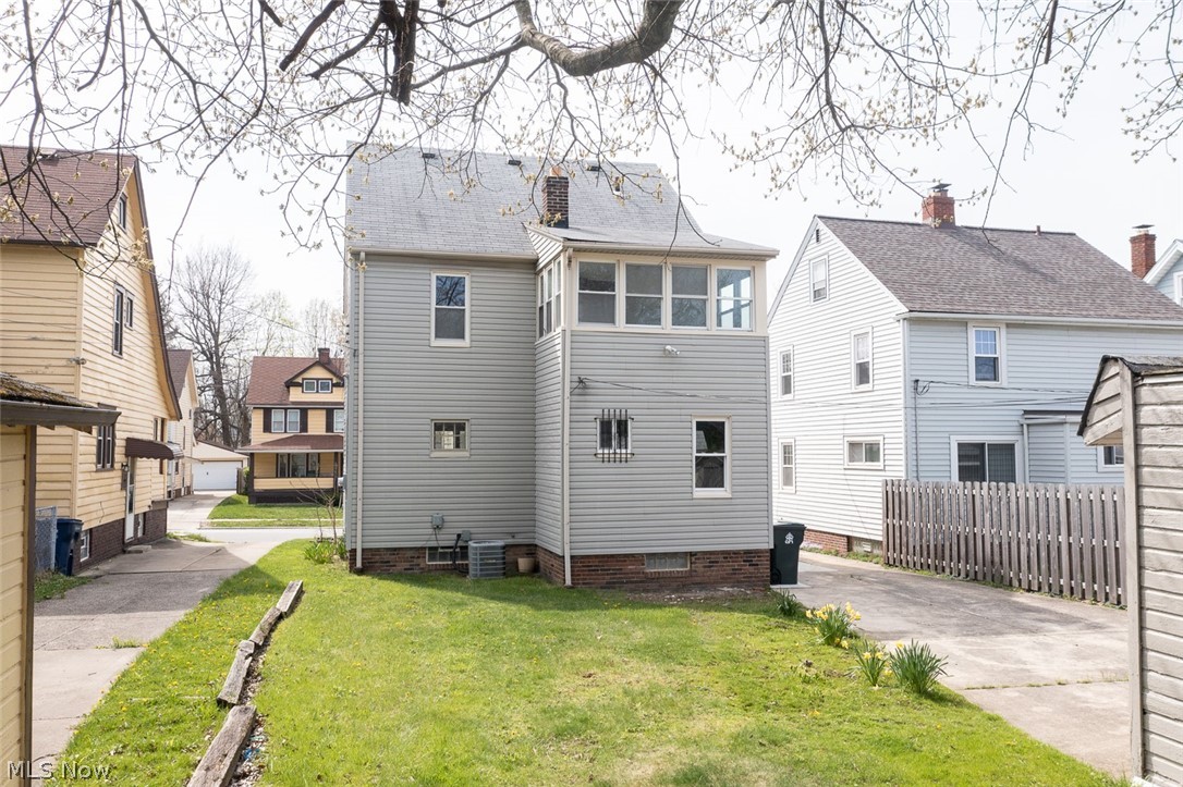 887 Selwyn Road Cleveland Heights, OH 44112 - Photo 33 of 34