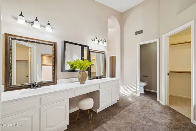 $1,048,888 | 510 South Lagoon Drive, Gilbert, AZ 85233