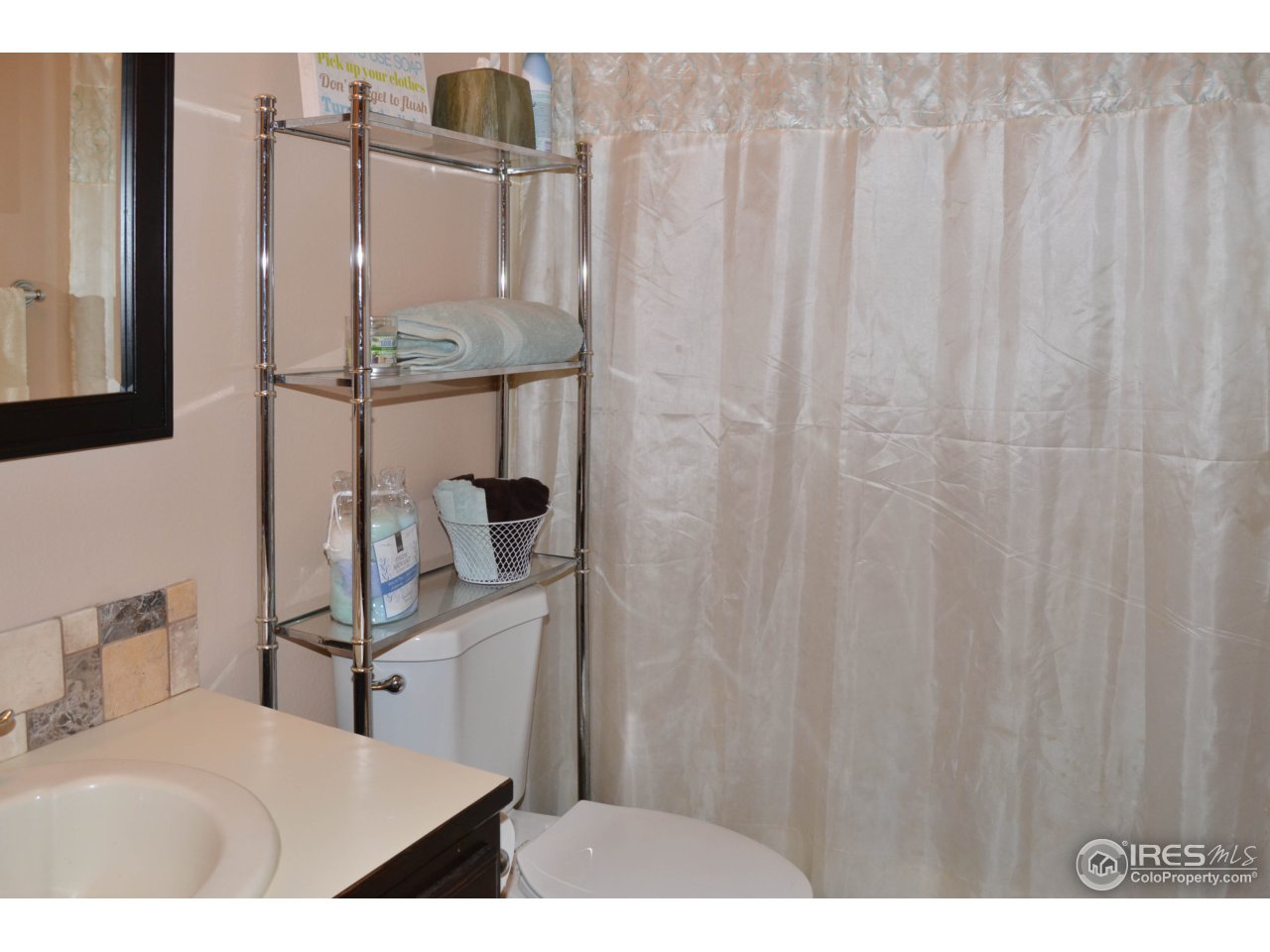 4839 West 6th Street Road Greeley, CO 80634 - Photo 11 of 23 nice guest bath / bath2