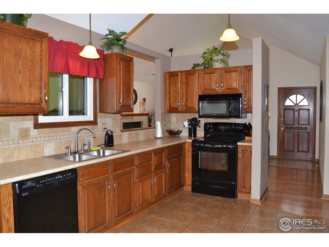 4839 West 6th Street Road Greeley, CO 80634 - Photo 4 of 23 spacious kitchen