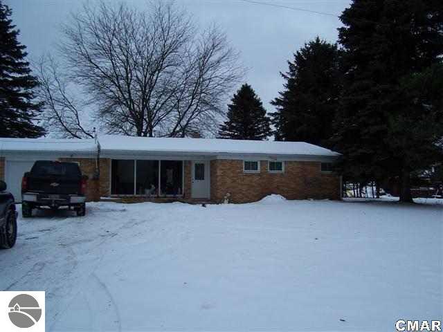 3062 East Colonville Road Clare, MI 48617 - Photo 2 of 9 1768906-1.JPG