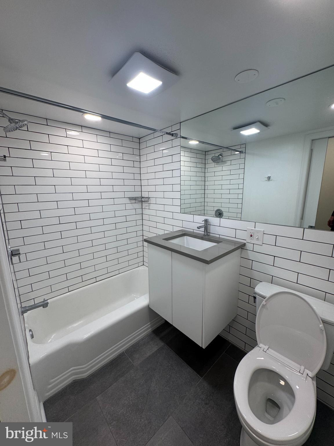 1810 Rittenhouse Square, Unit 313 Philadelphia, PA 19103 - Photo 15 of 28