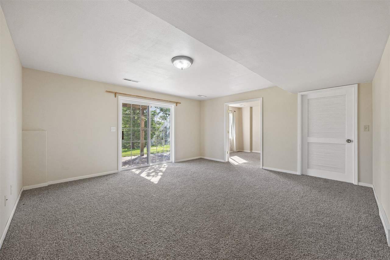 2277 Holiday Road Coralville, IA 52241 - Photo 20 of 29 Gallery Image 20