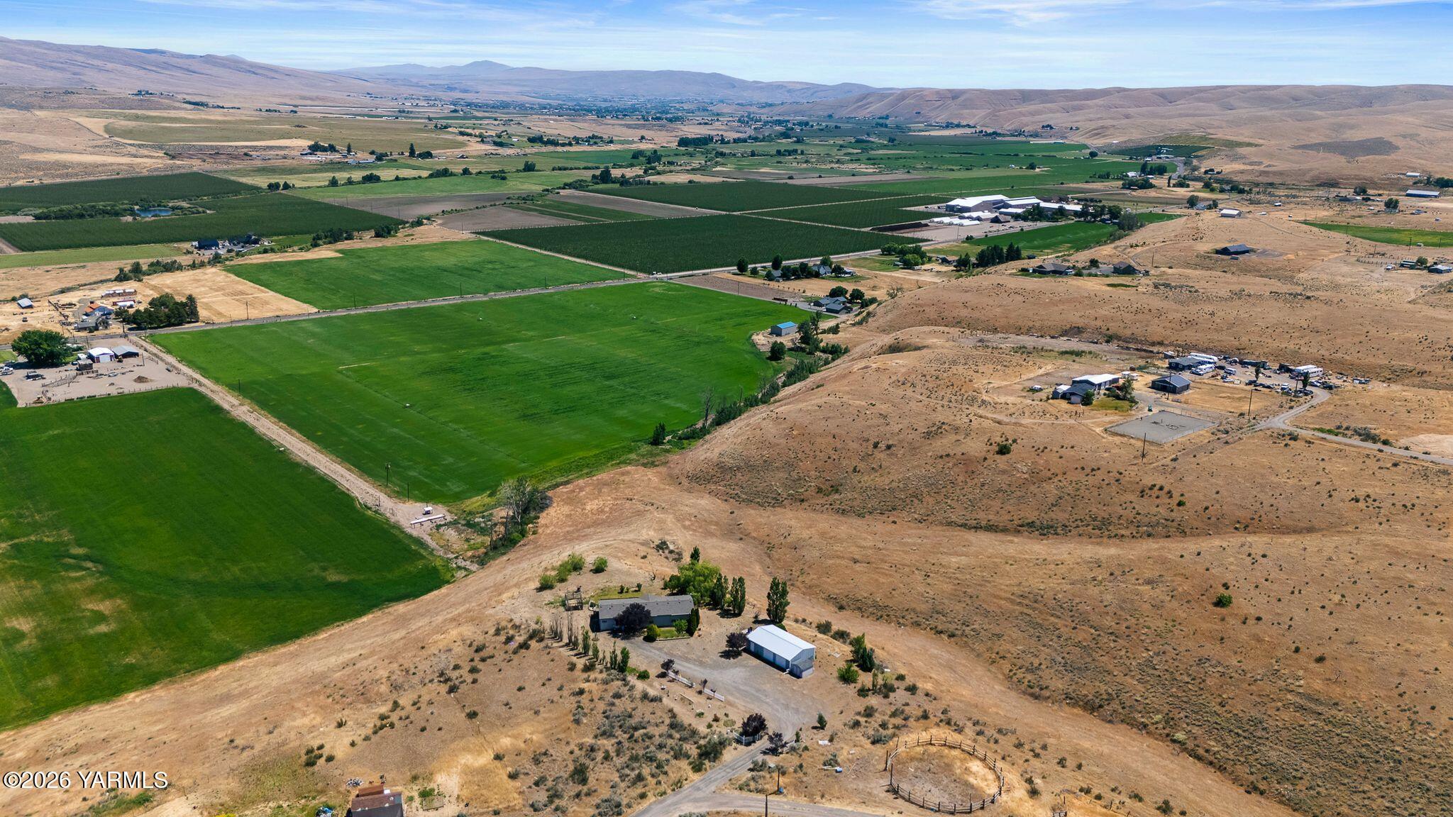 504 Point Drive Selah, WA 98942 - Photo 31 of 38 504 Point Dr Aerials-3