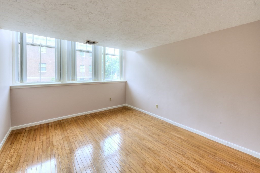 321 Plantation Street, Unit 102 Worcester, MA 01604 - Photo 21 of 35