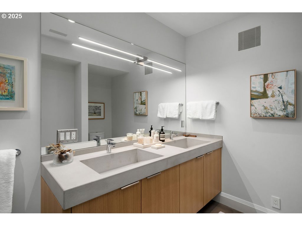 2627 Park Road Lake Oswego, OR 97034 - Photo 35 of 47 a bathroom with a sink mirror and vanity