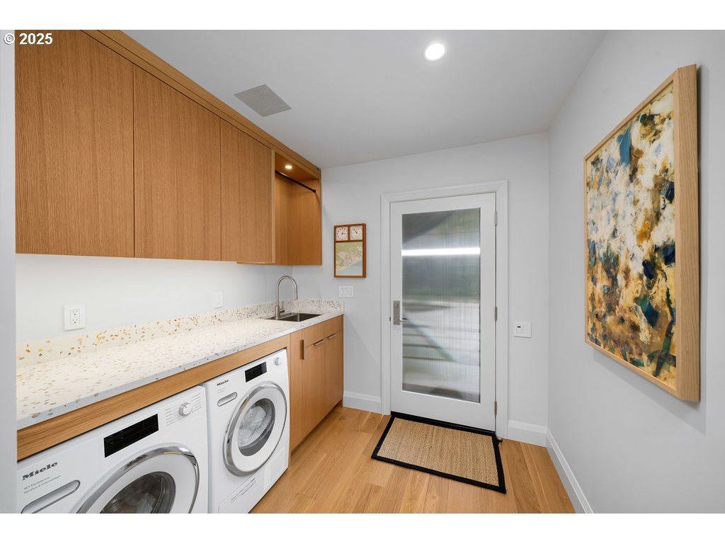 2627 Park Road Lake Oswego, OR 97034 - Photo 42 of 47 a utility room with dryer and washer