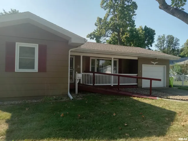 $139,900 | 33 Windrush Drive, Jacksonville, IL 62650