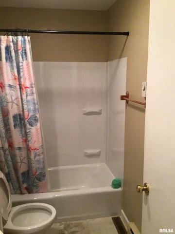 $139,900 | 33 Windrush Drive, Jacksonville, IL 62650