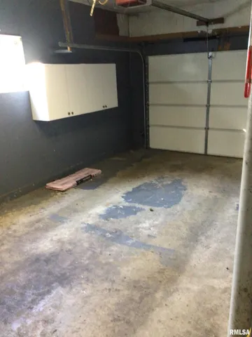 $139,900 | 33 Windrush Drive, Jacksonville, IL 62650