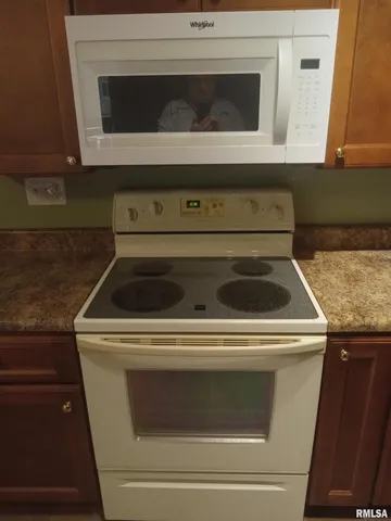 $139,900 | 33 Windrush Drive, Jacksonville, IL 62650