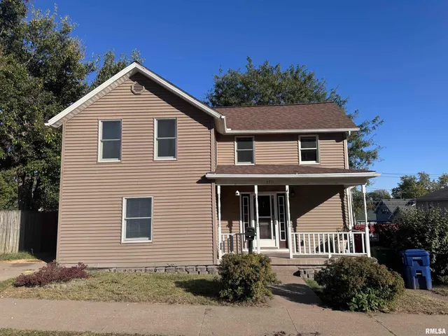 $133,900 | 2711 North 2nd Street, Clinton, IA 52732