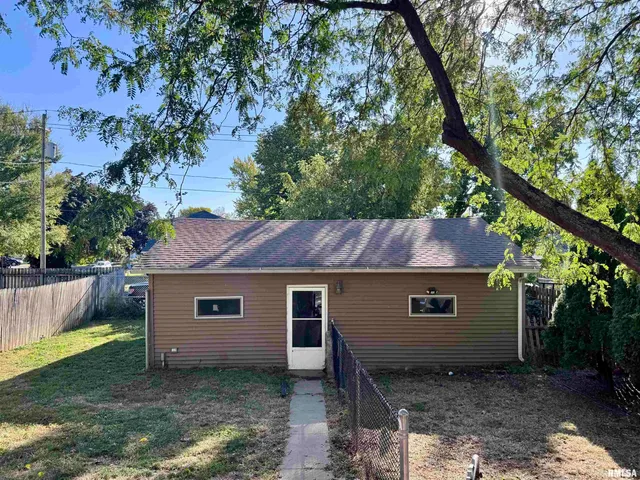 $133,900 | 2711 North 2nd Street, Clinton, IA 52732