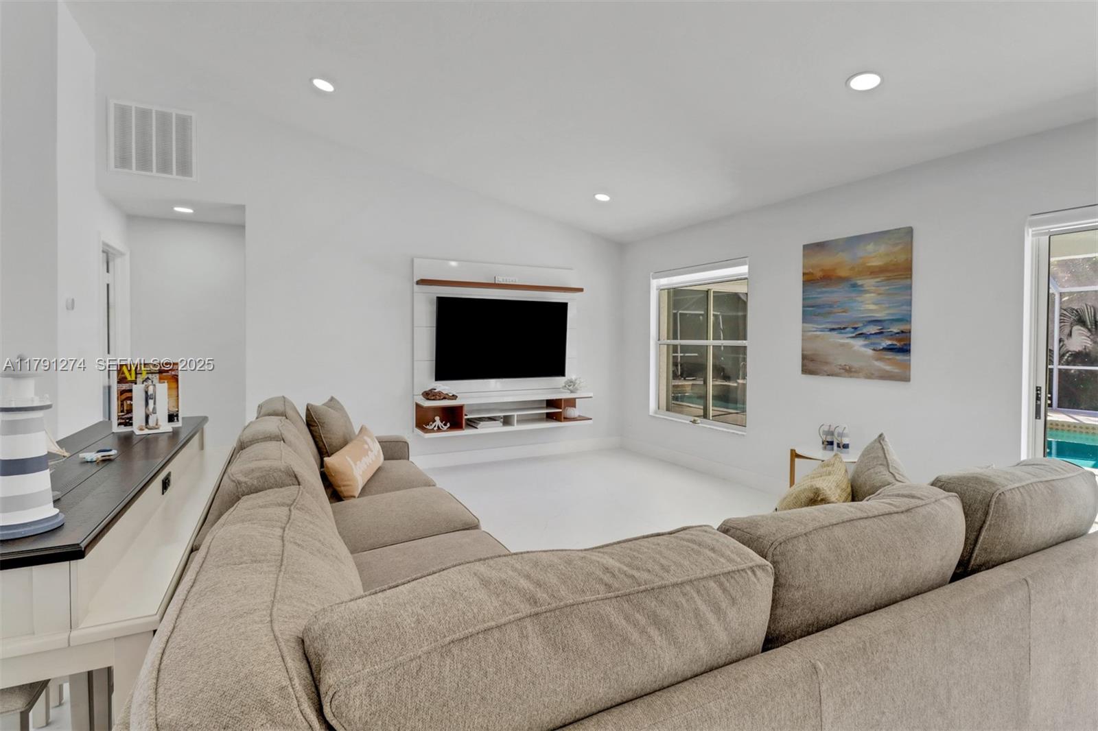 172 Plantation Circle, Unit 172 Naples, FL 34104 - Photo 13 of 35