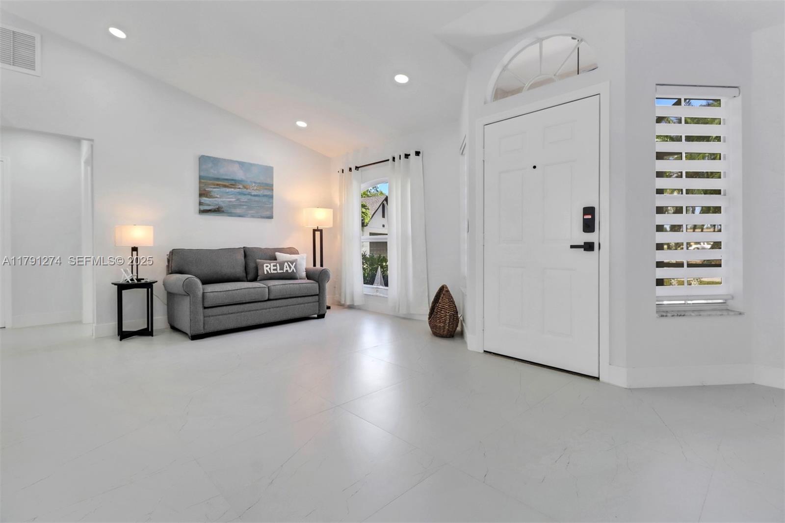 172 Plantation Circle, Unit 172 Naples, FL 34104 - Photo 2 of 35
