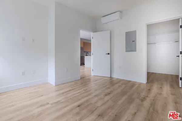 $2,650 | 5657 Virginia Avenue, Unit 202, Los Angeles, CA 90038