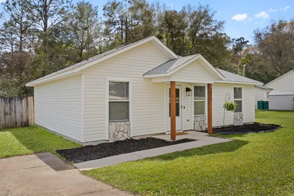 $199,500 | 2517 Sunset Drive, Crestview, FL 32536