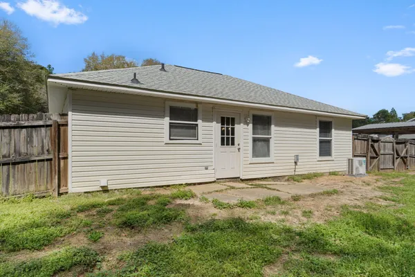$199,500 | 2517 Sunset Drive, Crestview, FL 32536
