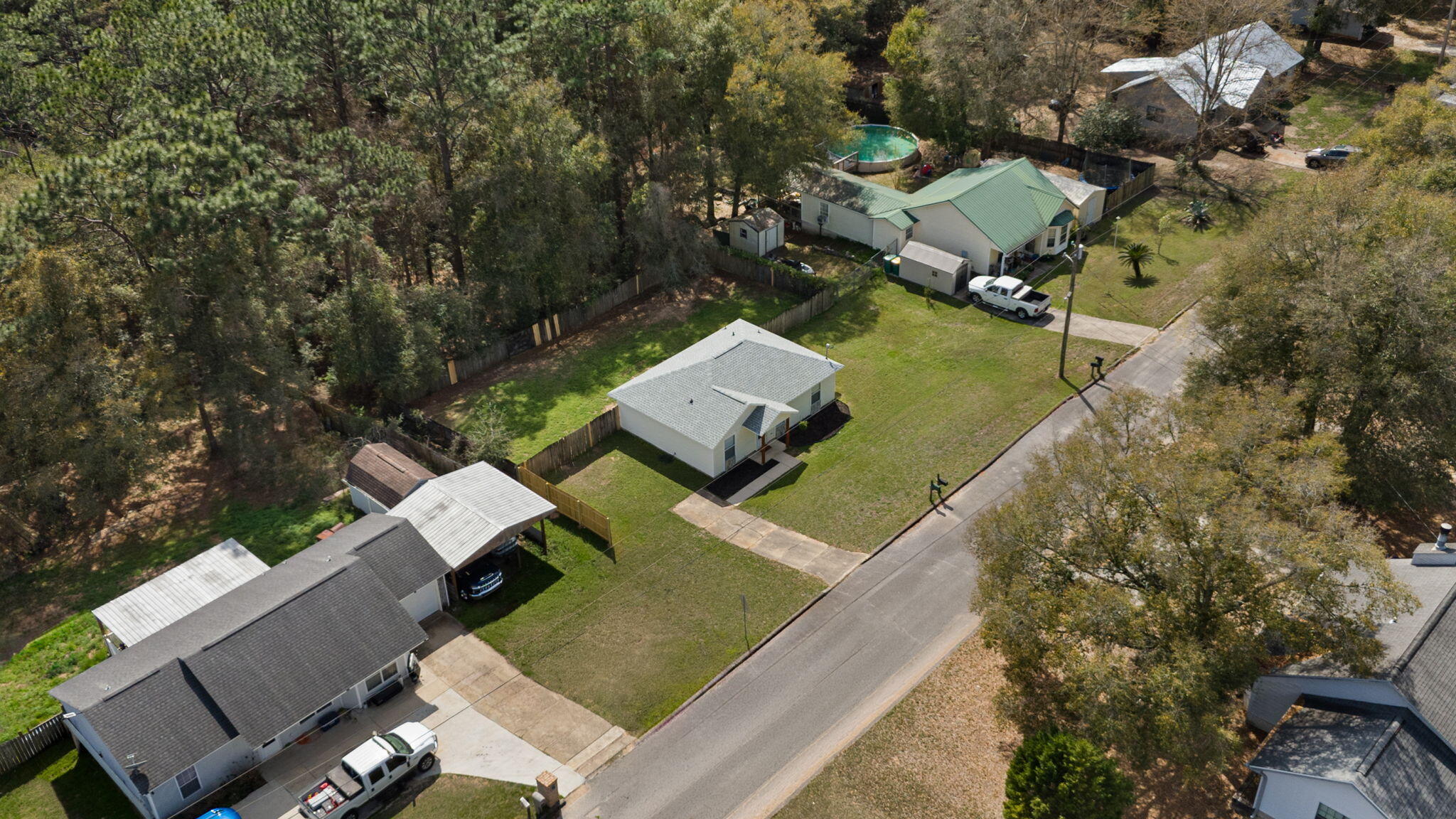 2517 Sunset Drive Crestview, FL 32536 - Photo 27 of 34 an aerial view of a house with a yard