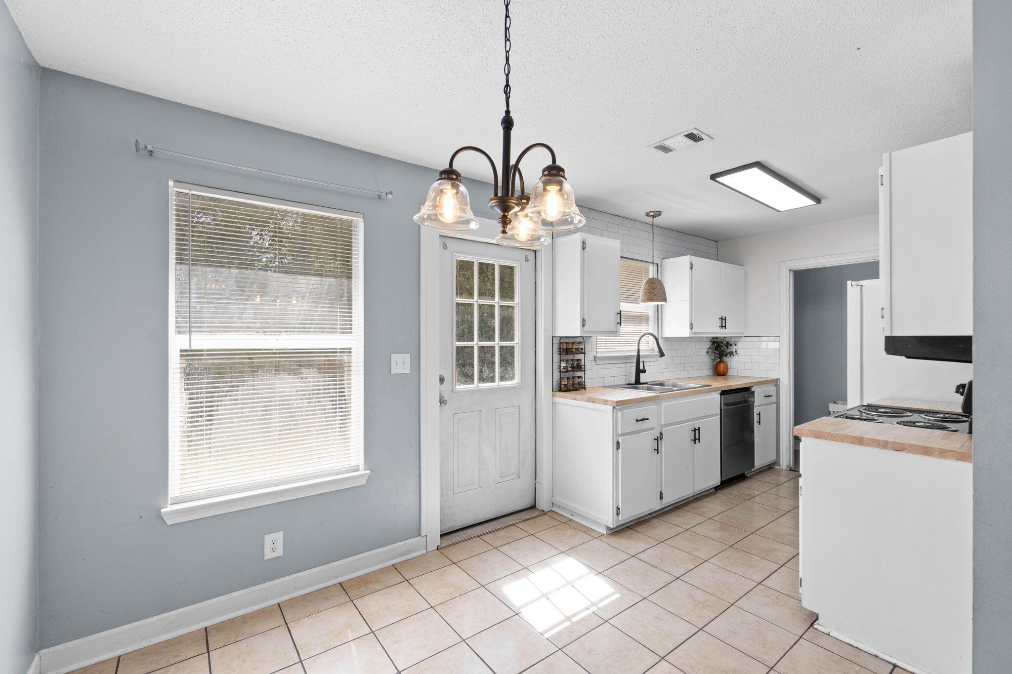 2517 Sunset Drive Crestview, FL 32536 - Photo 8 of 33 8-web-or-mls-Final-5