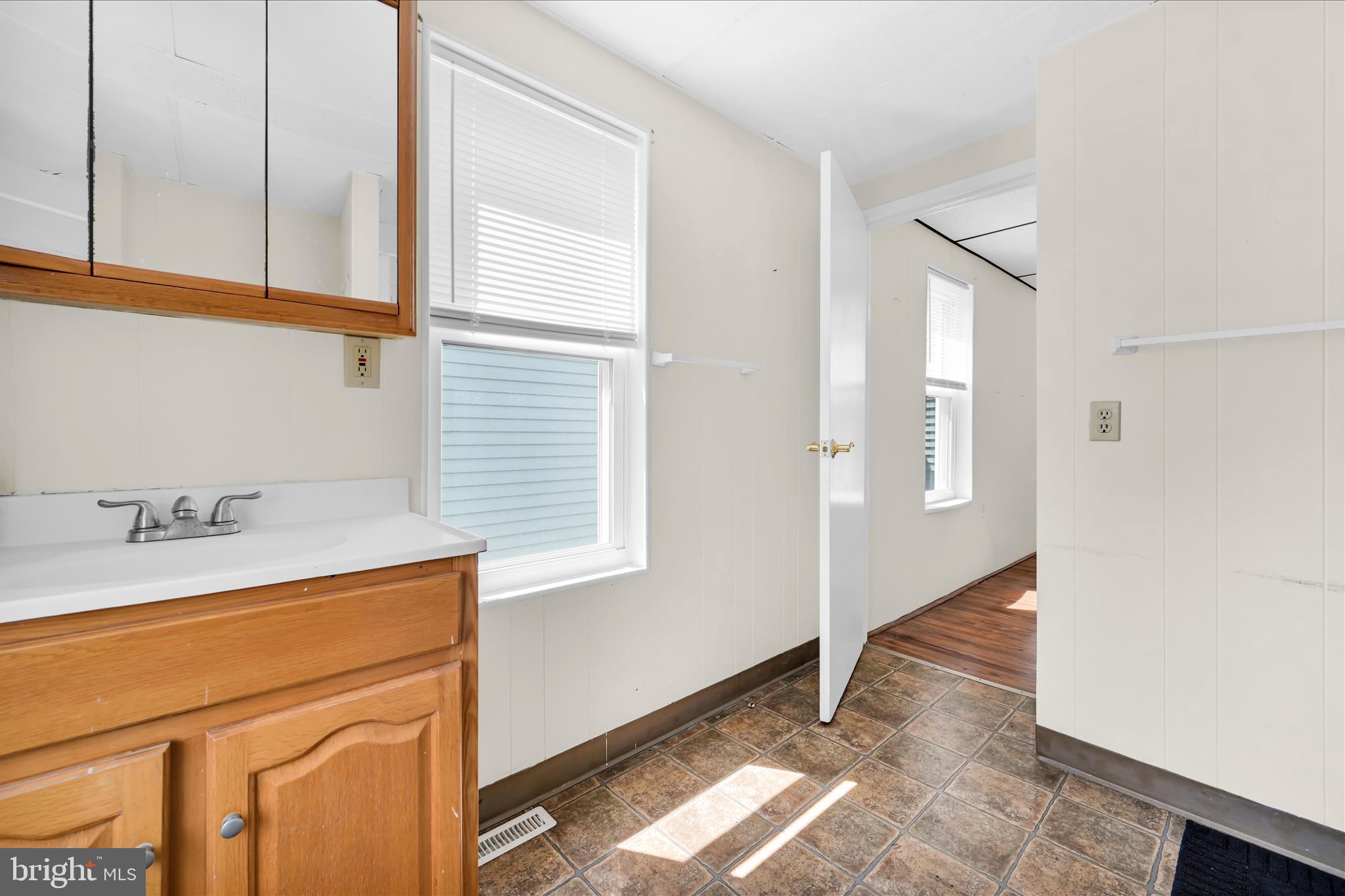 940 Pike Street Reading, PA 19604 - Photo 25 of 29 Bathroom