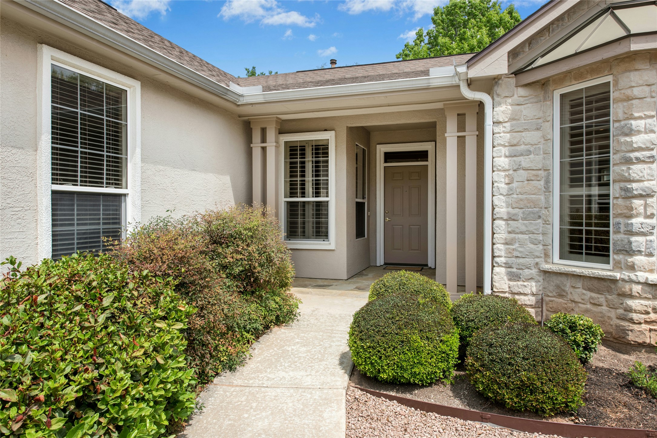 122 Harness Lane Georgetown, TX 78633 - Photo 3 of 40 Front Porch