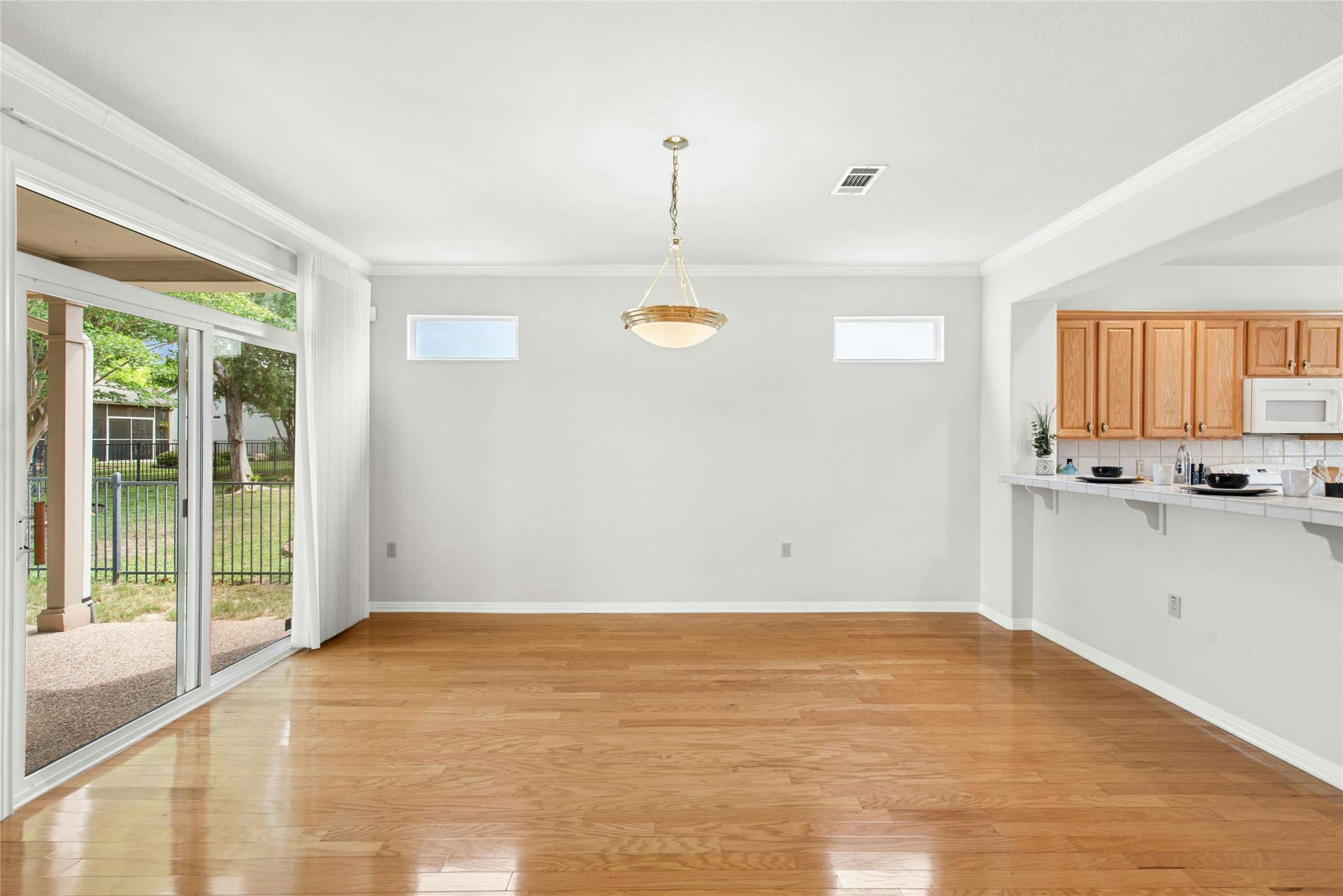 122 Harness Lane Georgetown, TX 78633 - Photo 9 of 40 Dining Room