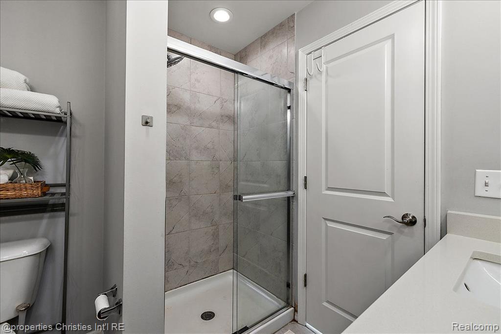 2500 Normandy Road, Unit 50 Royal Oak, MI 48073 - Photo 26 of 39