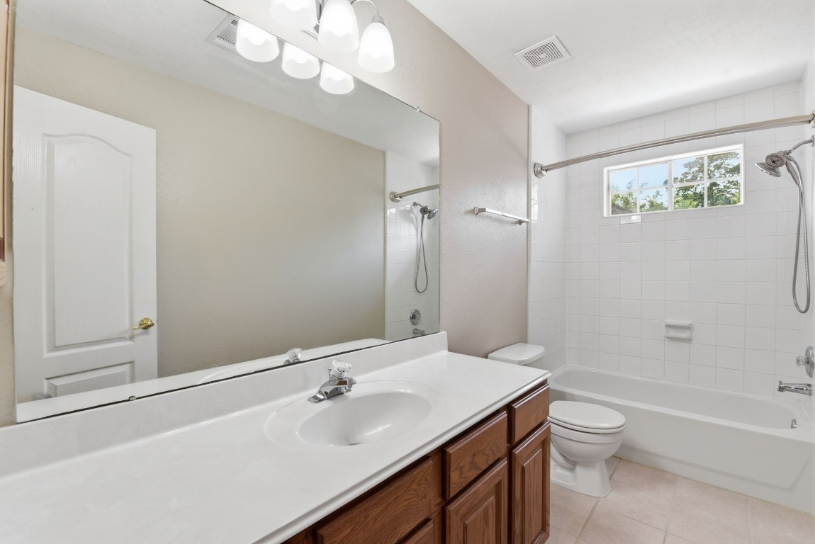 3414 Hackberry Court Spring, TX 77388 - Photo 46 of 50 This full bath is right outside of bedroom number 5. It has a tub/shower combo.
