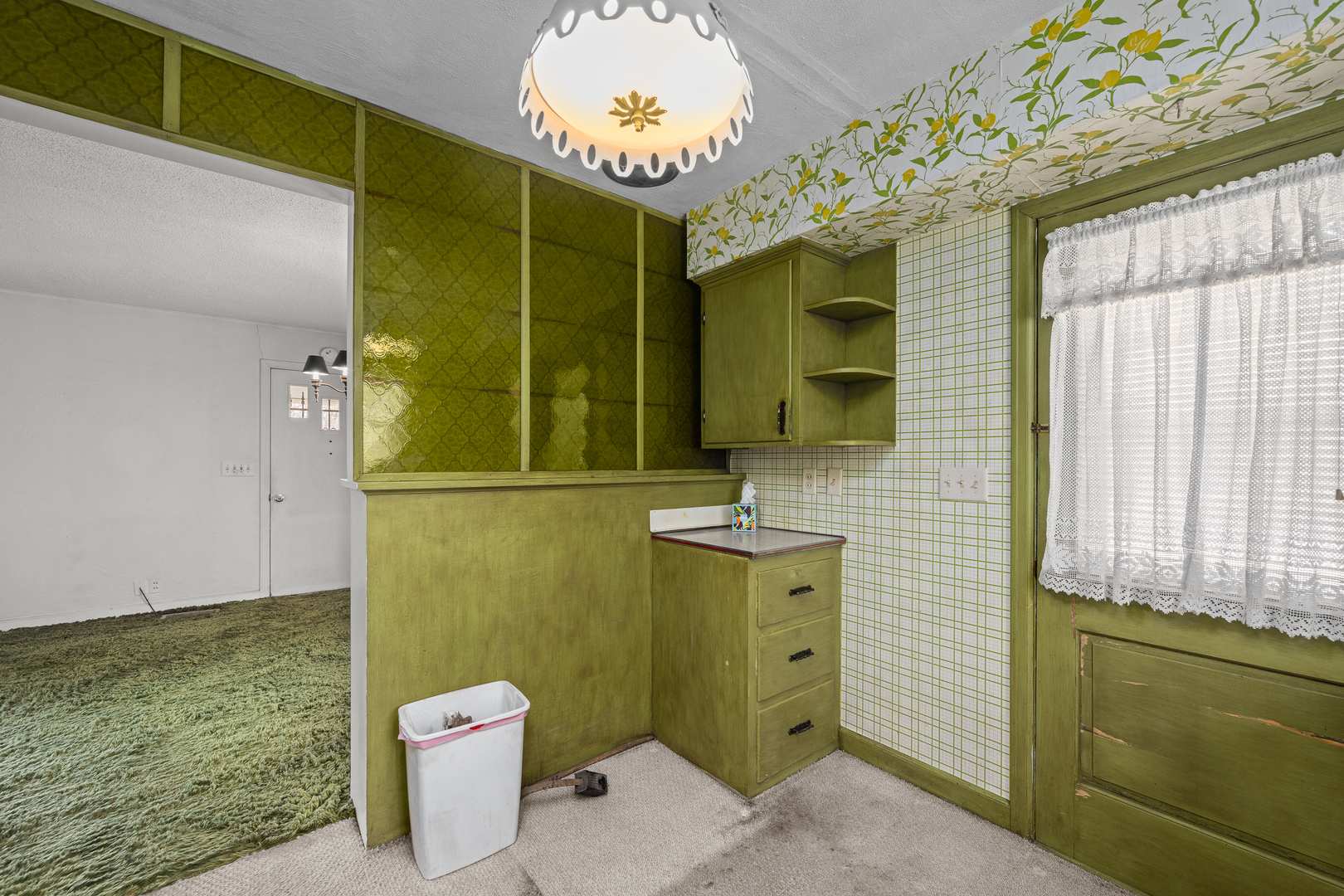 124 East Mill Street Kewanee, IL 61443 - Photo 11 of 21 a bathroom with a toilet sink and mirror