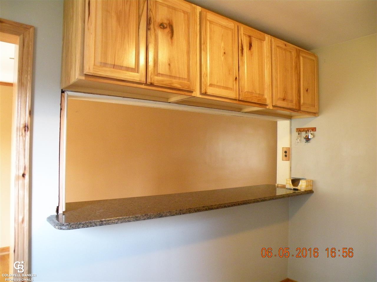 27631 Jean Road Warren, MI 48093 - Photo 8 of 31 31295119-7.JPG