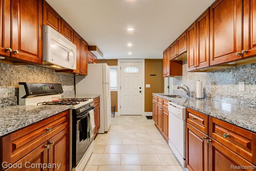 26280 Wolverine Street Madison Heights, MI 48071 - Photo 11 of 36