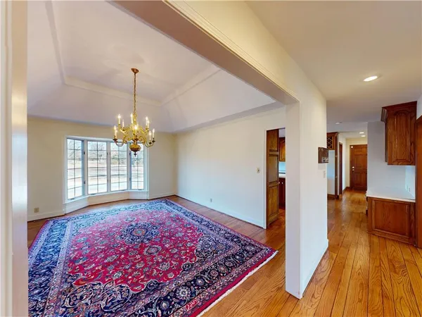 $475,000 | 14908 East Pawhuska Road, Nevada, MO 64772