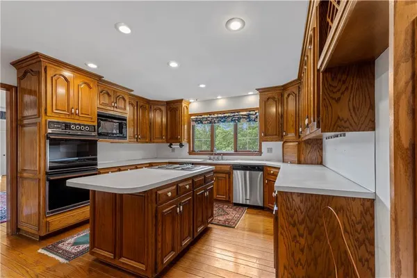 $475,000 | 14908 East Pawhuska Road, Nevada, MO 64772