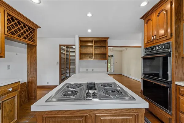 $475,000 | 14908 East Pawhuska Road, Nevada, MO 64772