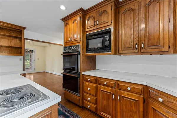 $475,000 | 14908 East Pawhuska Road, Nevada, MO 64772