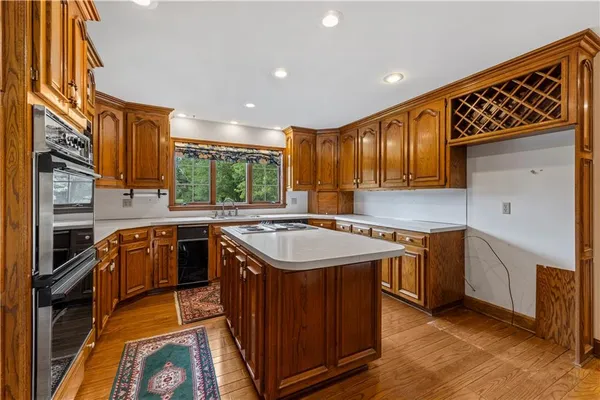 $475,000 | 14908 East Pawhuska Road, Nevada, MO 64772