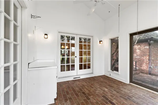 $475,000 | 14908 East Pawhuska Road, Nevada, MO 64772