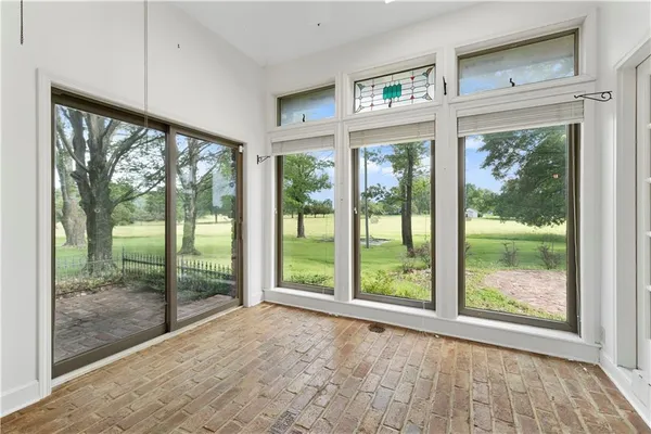 $475,000 | 14908 East Pawhuska Road, Nevada, MO 64772