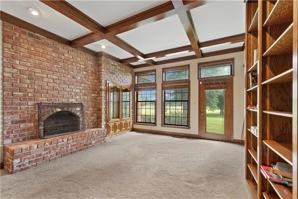 $475,000 | 14908 East Pawhuska Road, Nevada, MO 64772