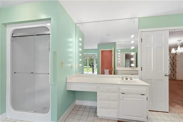 $475,000 | 14908 East Pawhuska Road, Nevada, MO 64772