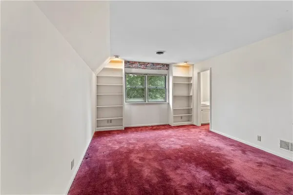 $475,000 | 14908 East Pawhuska Road, Nevada, MO 64772