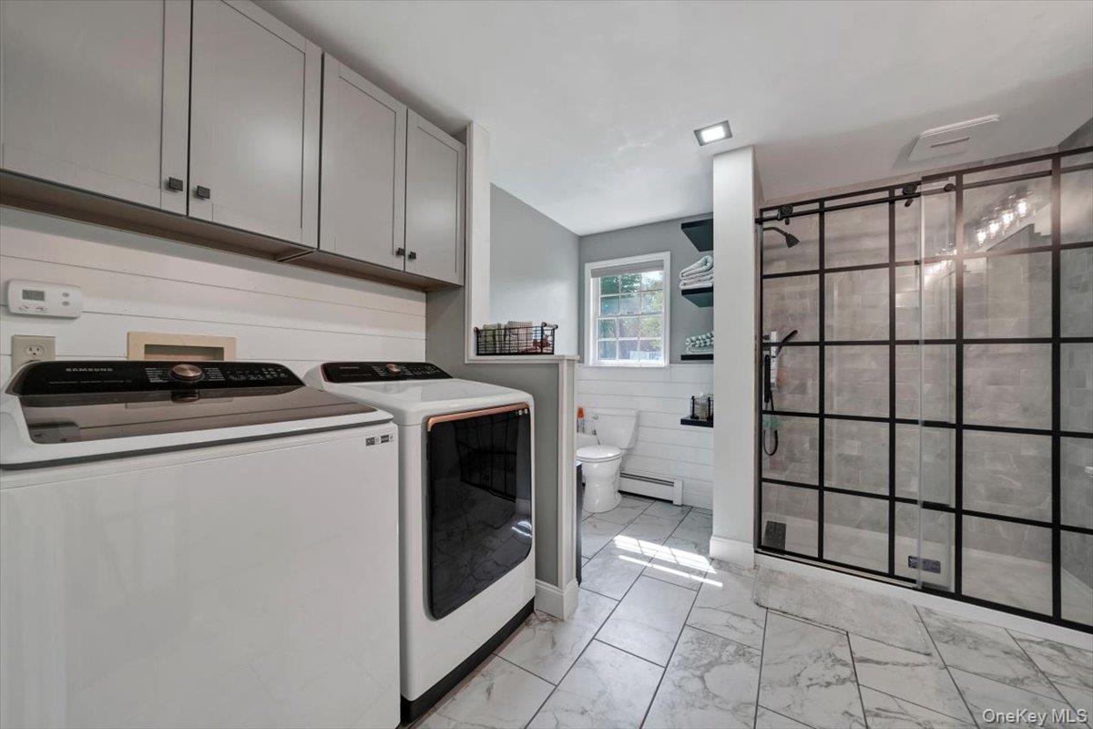 818 Winterton Road Middletown, NY 10940 - Photo 8 of 15 a utility room with dryer and washer